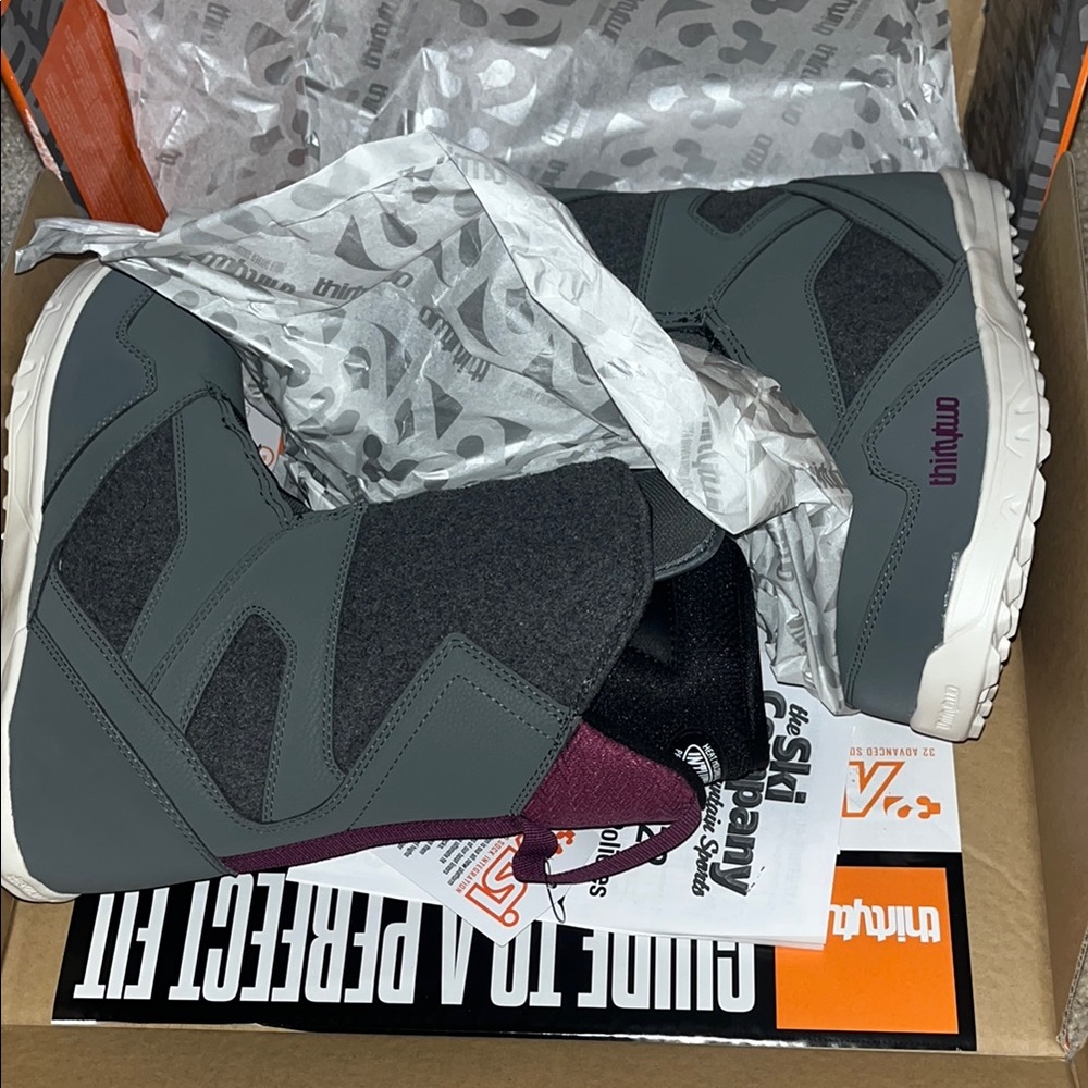 ThirtyTwo Women's Gray and Purple Snowboard Boots brand new never worn